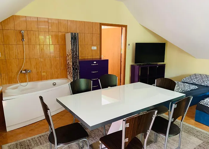 Balaton Grill Szallas שיופוק