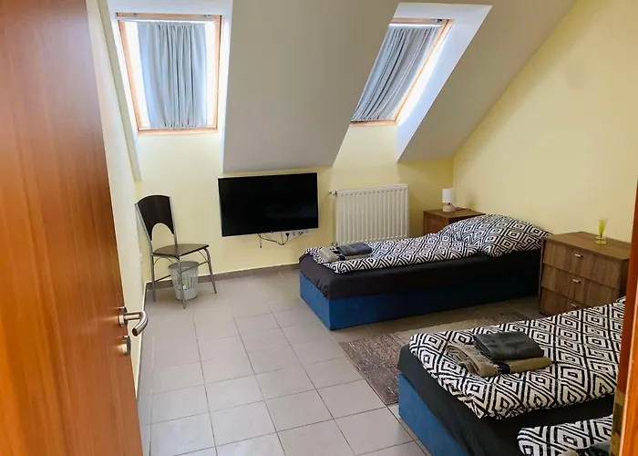 Balaton Grill Szallas אכסניה שיופוק