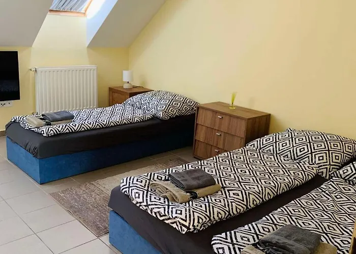 Balaton Grill Szallas אכסניה שיופוק